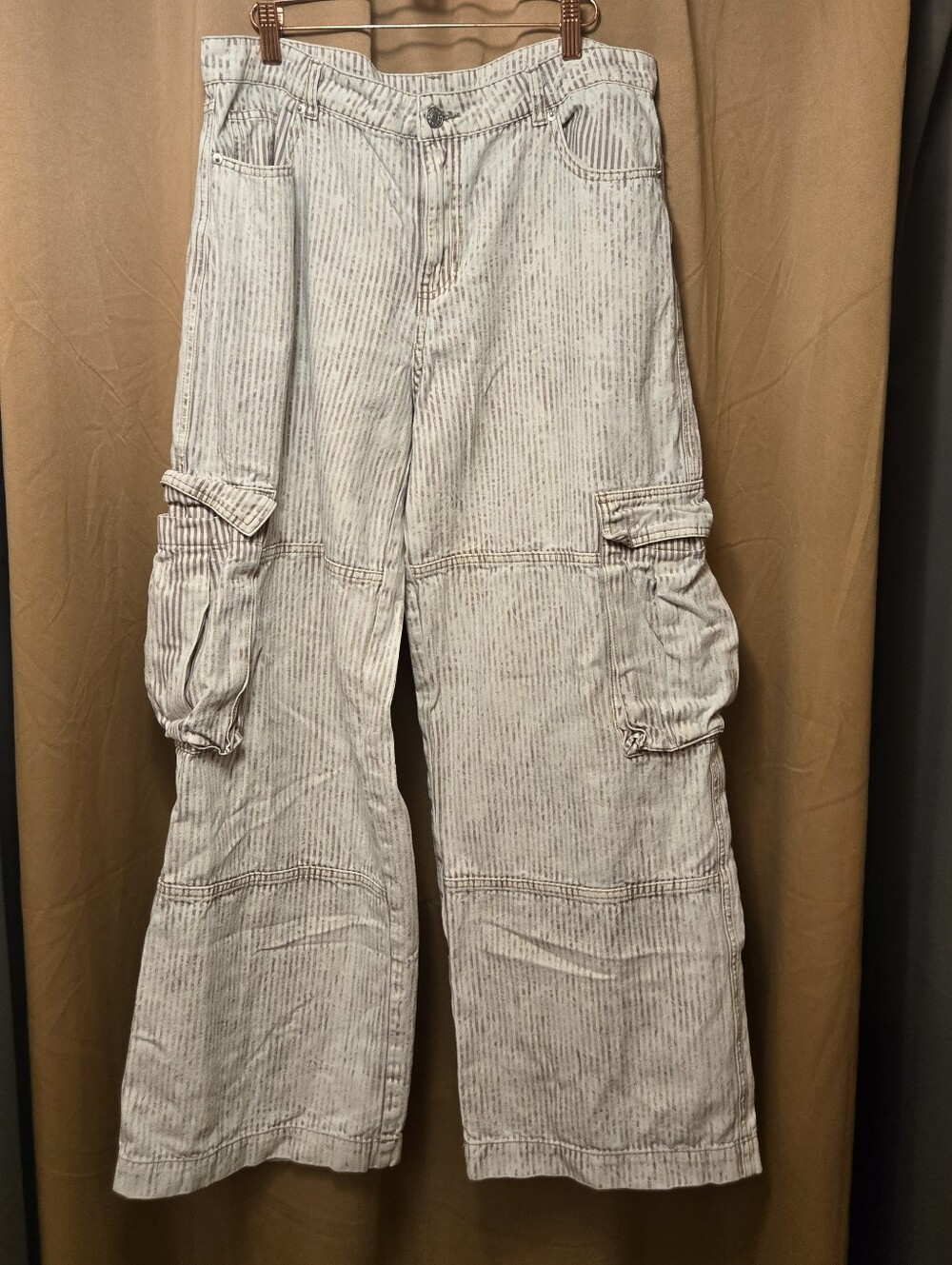 Altar'd State Ellis Pinstripe Cargo Pants Size XL - Picture 2 of 5
